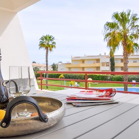 Lovelystay - 2Br Modern, Pool Access, Close To Marina & Beach Quarteira Eksteriør billede