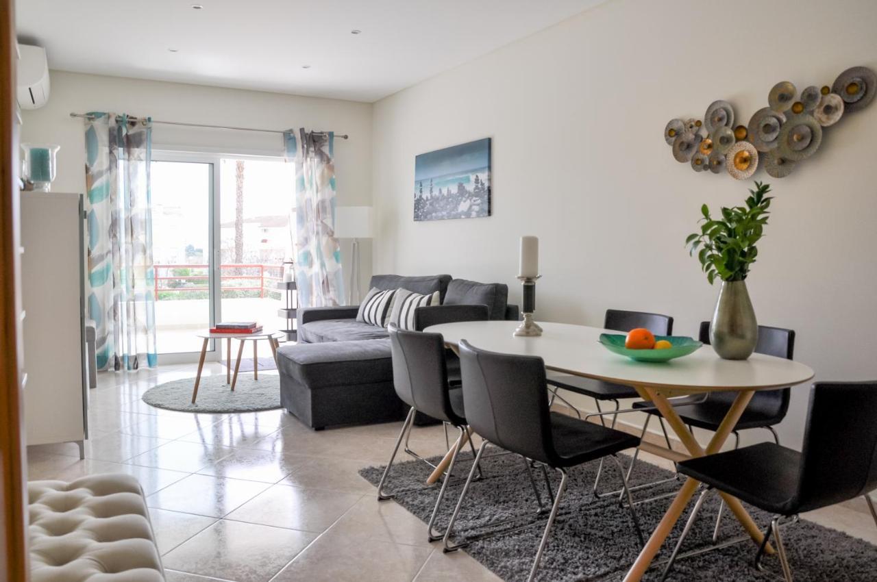 Lovelystay - 2Br Modern, Pool Access, Close To Marina & Beach Quarteira Eksteriør billede