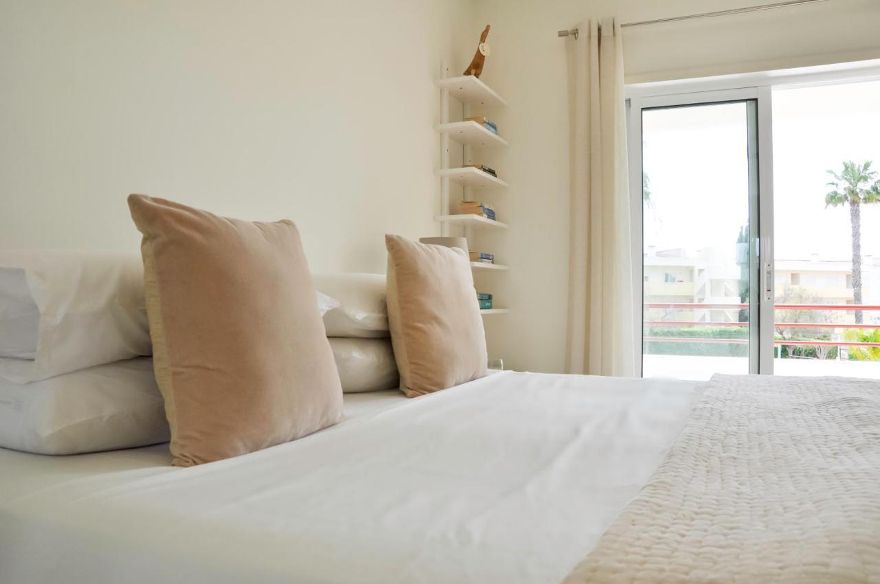 Lovelystay - 2Br Modern, Pool Access, Close To Marina & Beach Quarteira Eksteriør billede